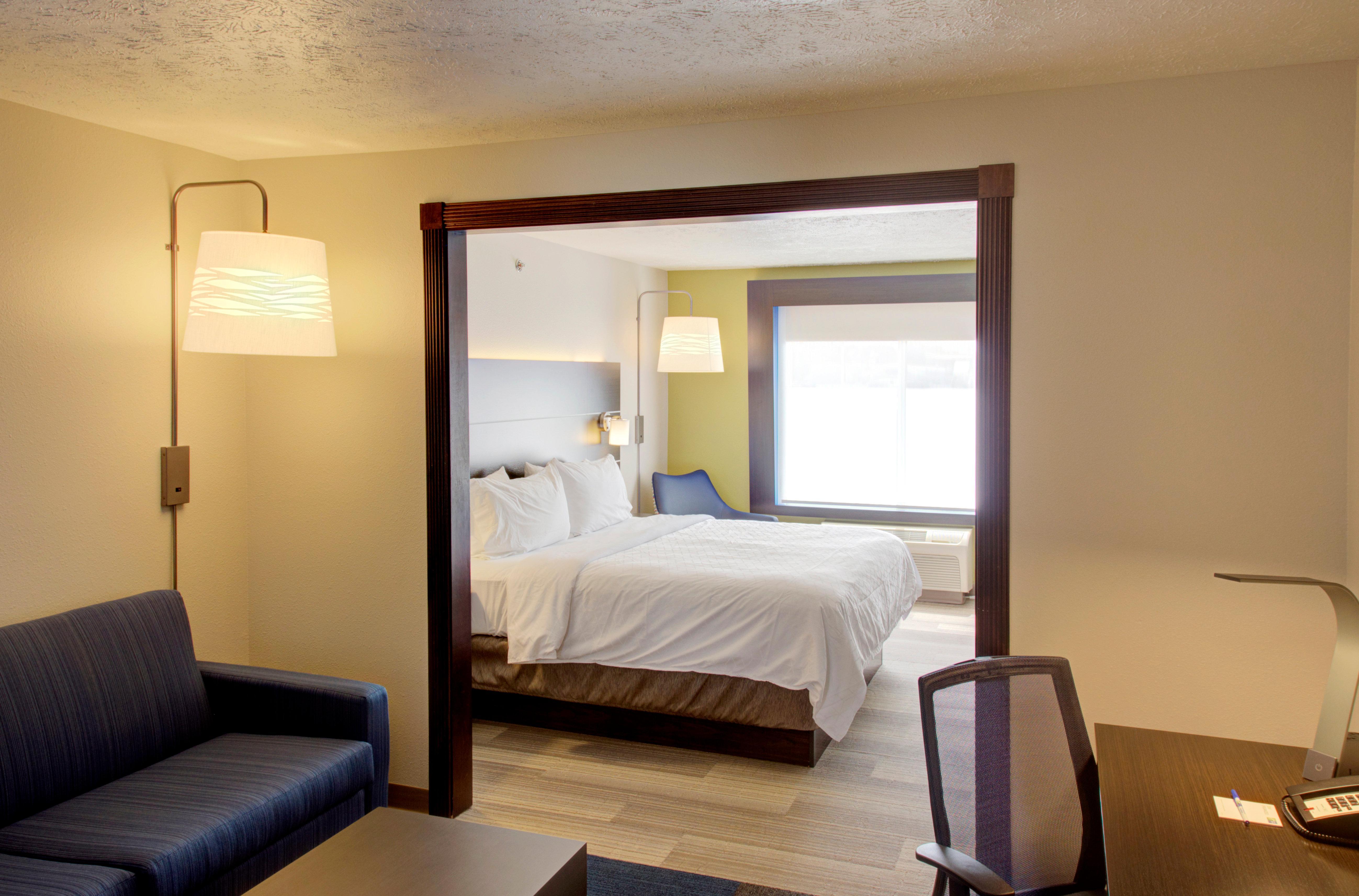 Holiday Inn Express & Suites Le Mars By Ihg Exterior photo