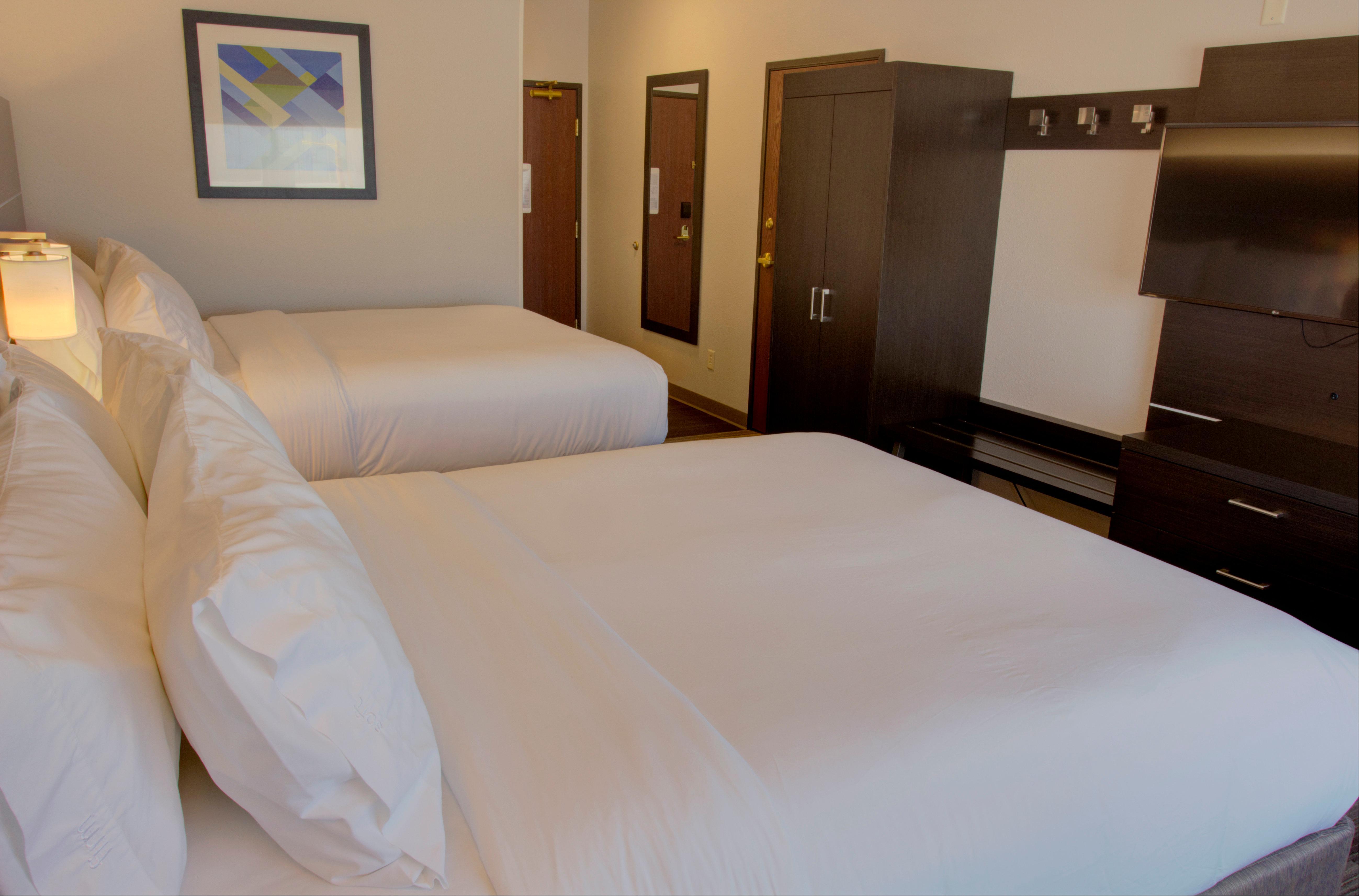 Holiday Inn Express & Suites Le Mars By Ihg Exterior photo