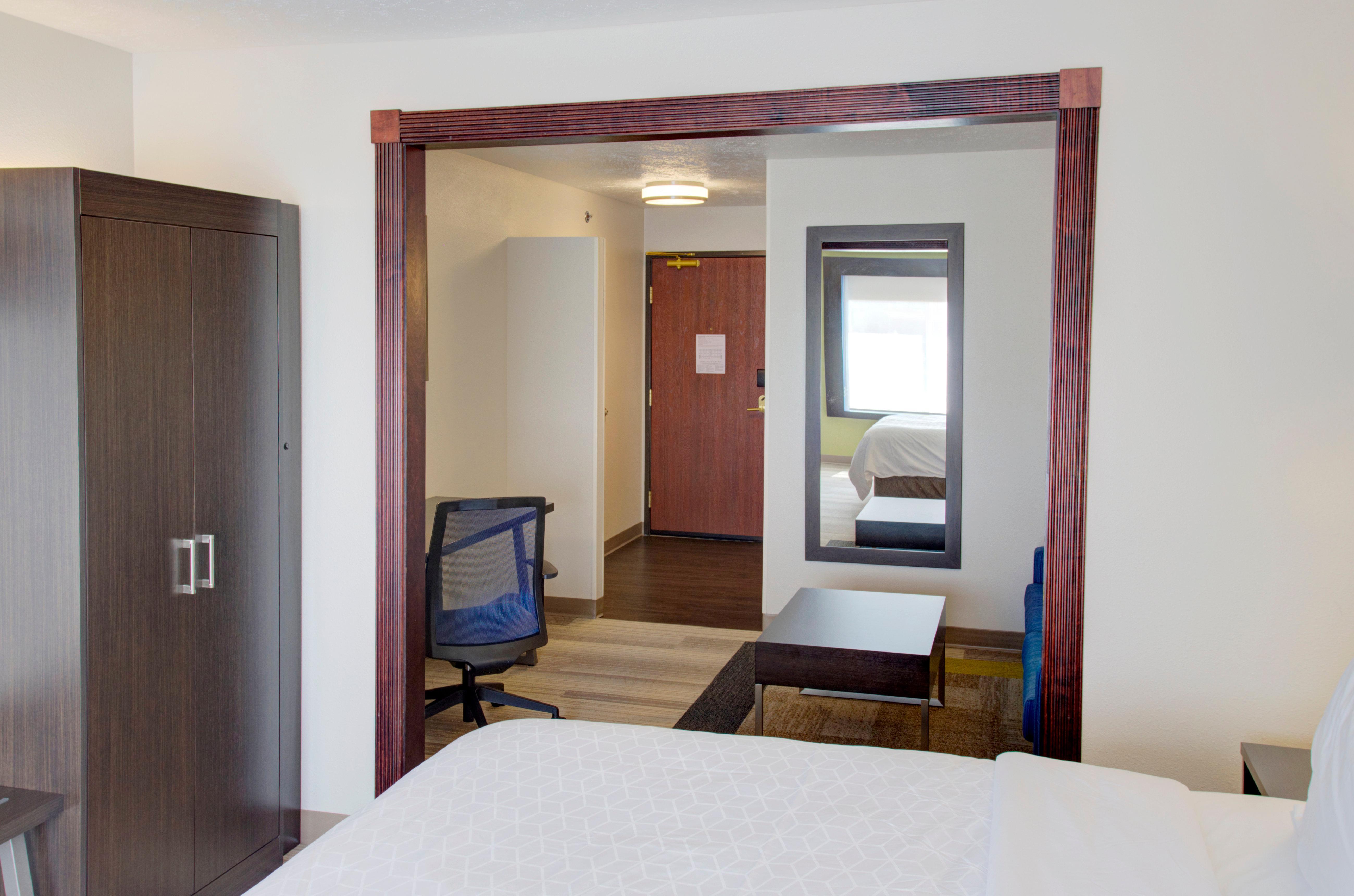 Holiday Inn Express & Suites Le Mars By Ihg Exterior photo