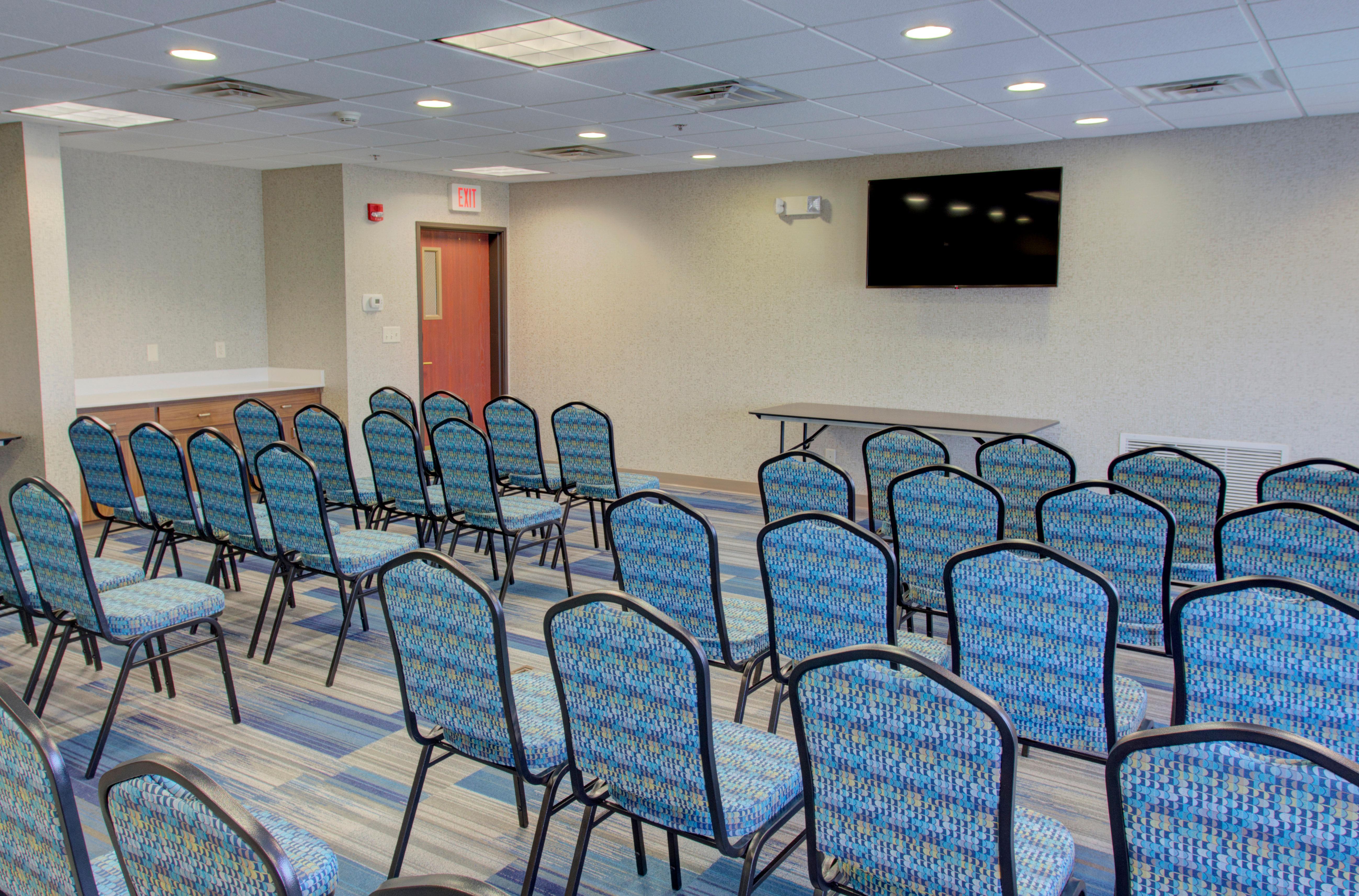 Holiday Inn Express & Suites Le Mars By Ihg Exterior photo