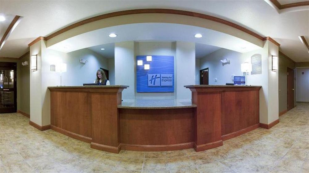Holiday Inn Express & Suites Le Mars By Ihg Exterior photo