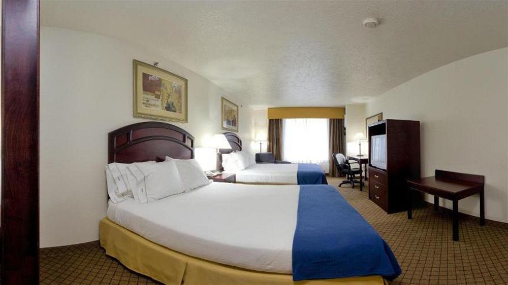 Holiday Inn Express & Suites Le Mars By Ihg Exterior photo