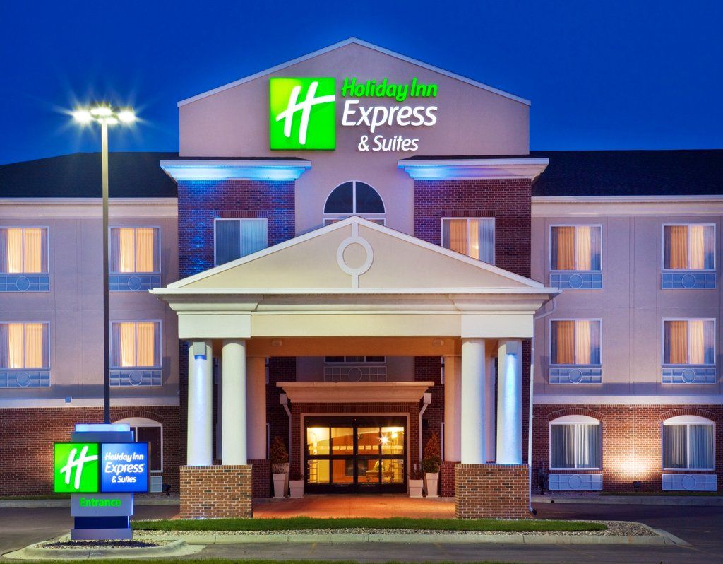 Holiday Inn Express & Suites Le Mars By Ihg Exterior photo